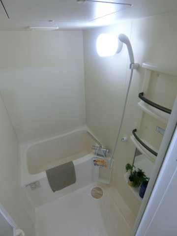 ブランシェ本生の浴室|イメージ102号室の写真