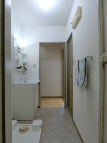 ブランシェ本生の洗面所|イメージ102号室の写真