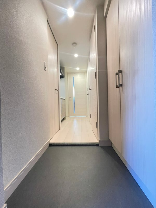 プレサンス三宮エレガンシアの玄関