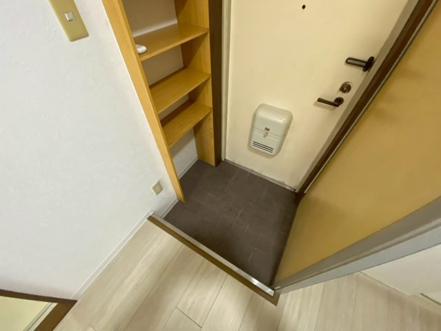 エステムコート東灘の玄関