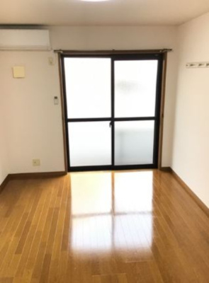 【居間・リビング】 | ルナ・コート上野芝 | ※イメージ　同物件別号室の写真