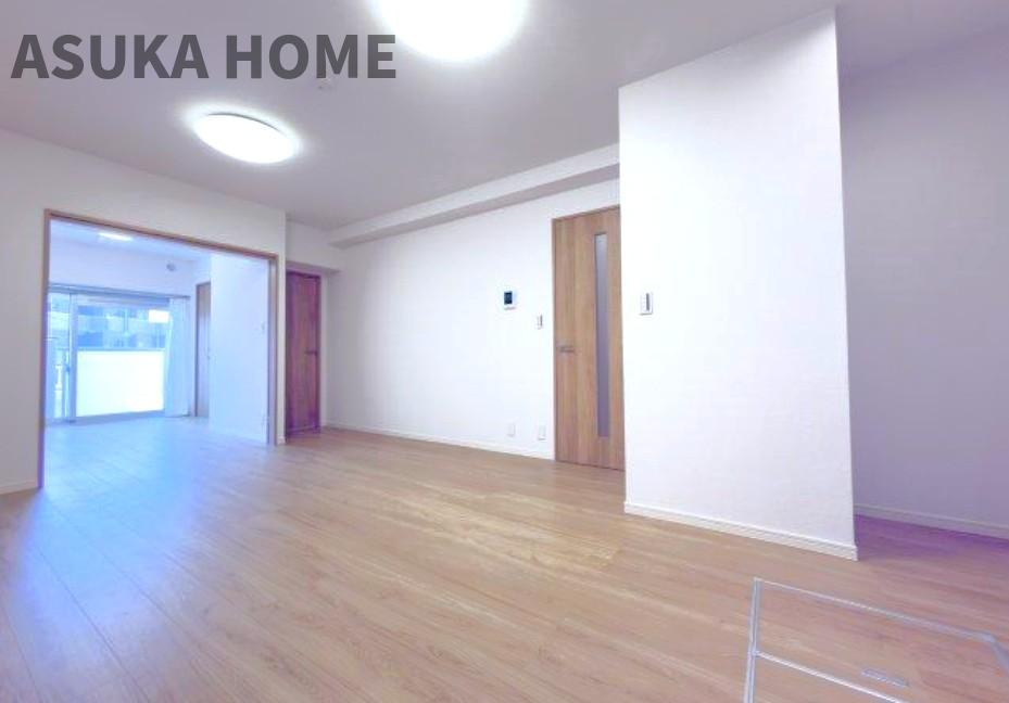 ハイラーク上大岡の内装|リビングと洋室の扉を開けて開放感あふれる空間に♪