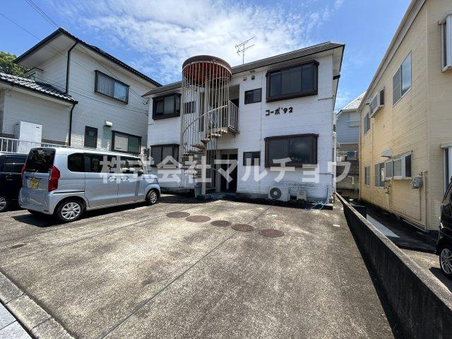 コーポ92の駐車場