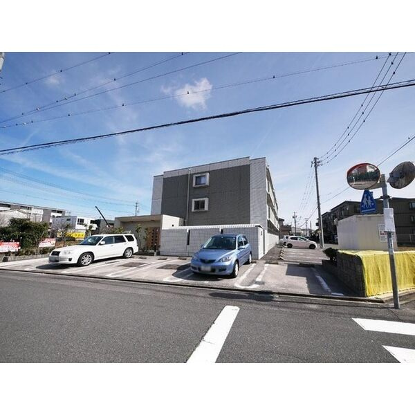 クレアール城並の駐車場