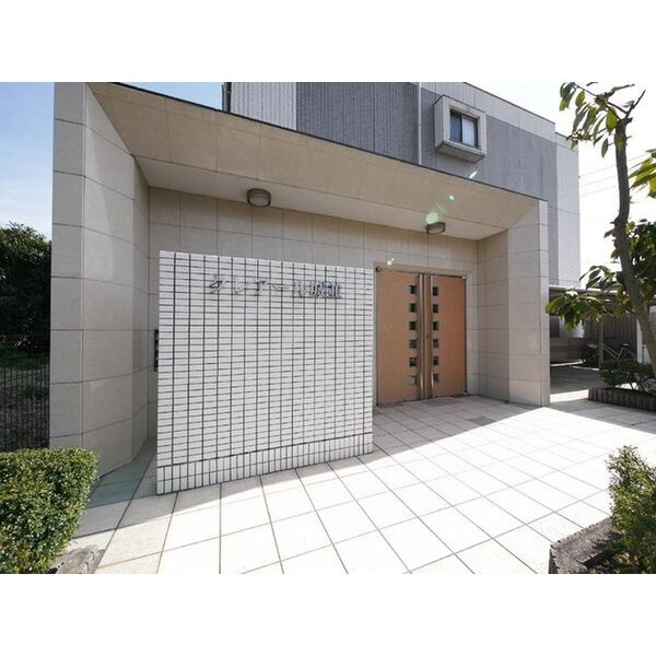 クレアール城並のエントランス