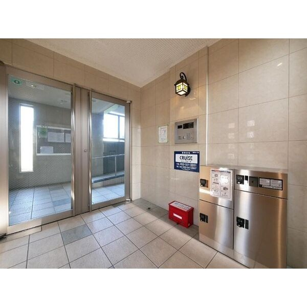 クレアール城並のロビー