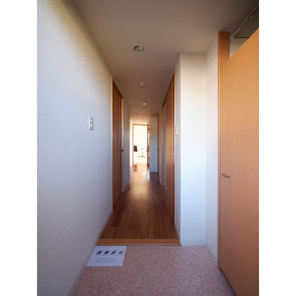 クレアール城並の玄関