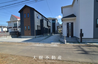 【前面道路含む現地写真】