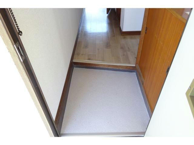 ハイツふくろうの玄関