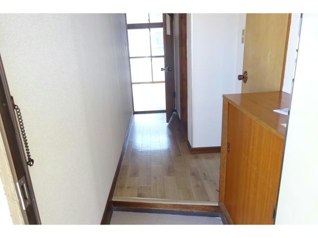 ハイツふくろうの玄関