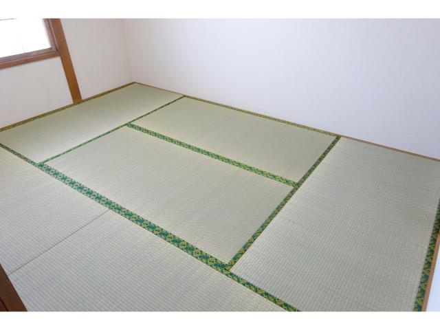 ハイツふくろうの和室