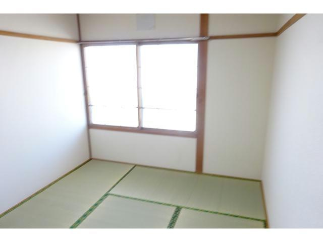 ハイツふくろうの和室