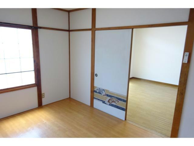 ハイツふくろうの洋室