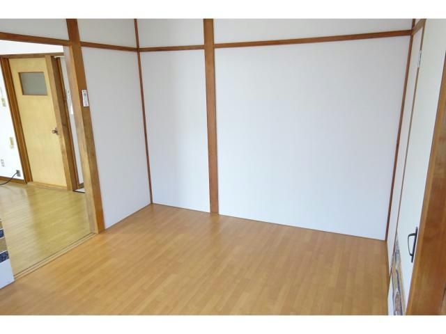 ハイツふくろうの洋室