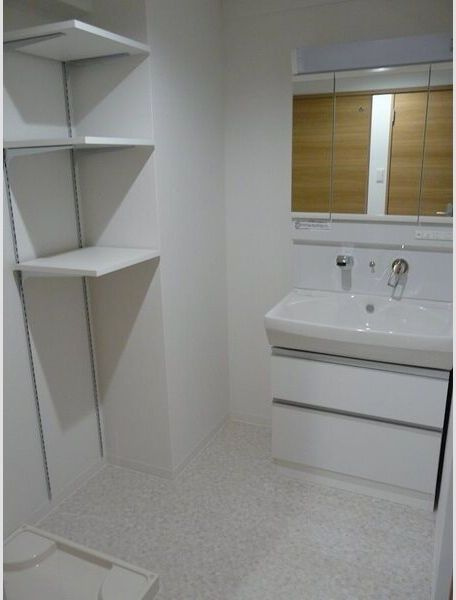 ノーブル関目の洗面所