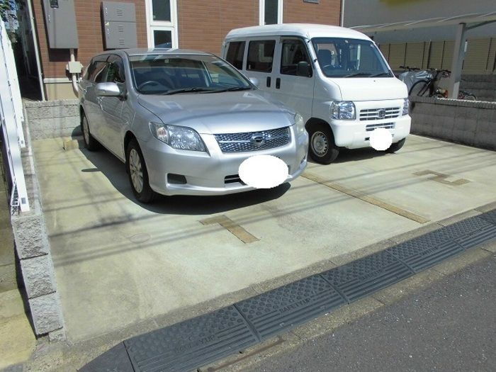 ブランマンジェの駐車場