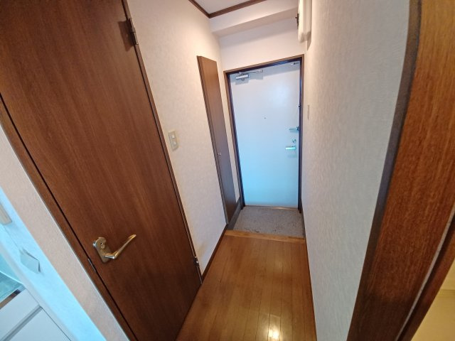 アンプルールフェール CREDO KAWAGUCHIの玄関