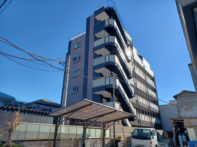 アンプルールフェール CREDO KAWAGUCHIの外観