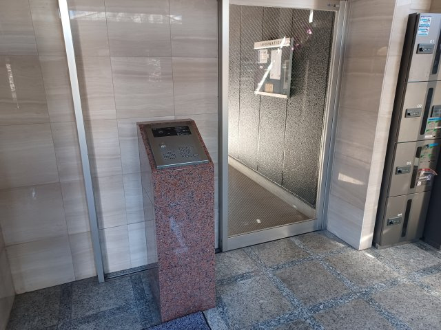 アンプルールフェール CREDO KAWAGUCHIのエントランス