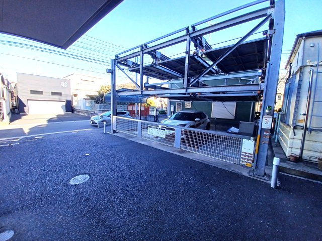 アンプルールフェール CREDO KAWAGUCHIの駐車場