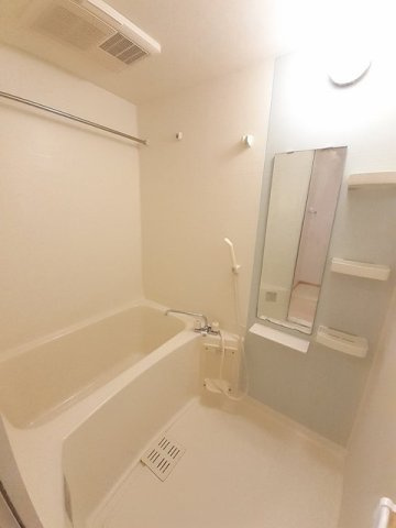 ブルートレイン篠原　Ｂの浴室|落ち着いた空間のお風呂です