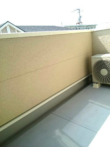 クラールプレディエＢのバルコニー|バルコニーからの眺めを楽しみながら食事をしませんか