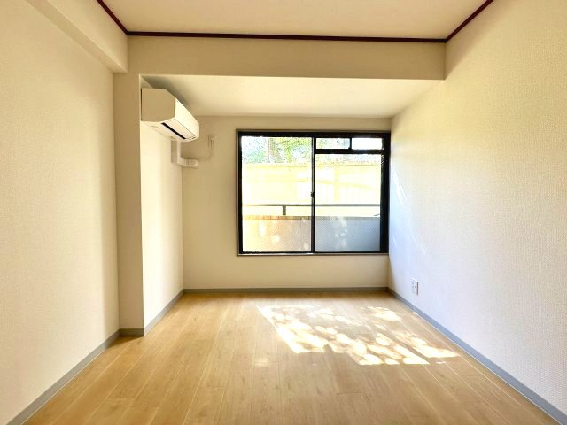 ラ・ベルセゾンの洋室