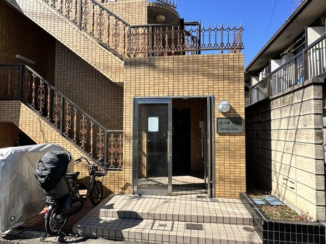 ラ・ベルセゾンのエントランス