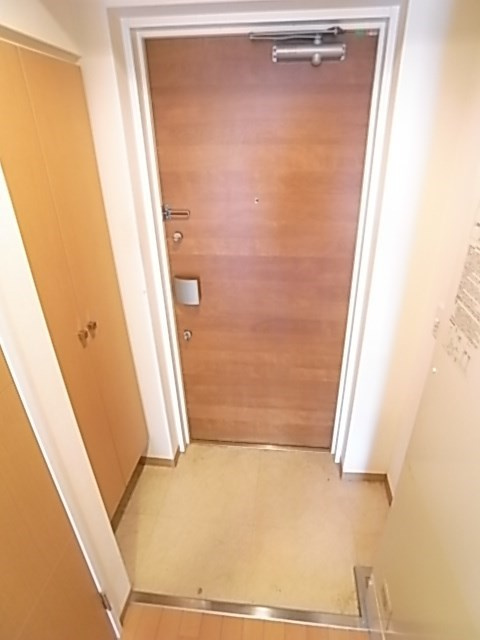 アドバンス三宮Ⅲリンクスの玄関