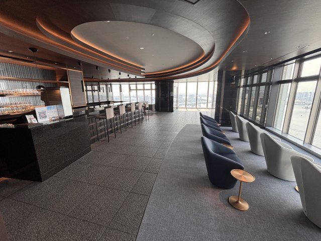 【共用施設SUN T棟 SKY LOUNGEURBAN】
バーを設けた48階のラウンジ