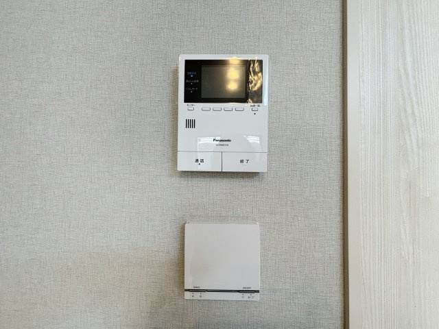 練馬区桜台4丁目 全2棟 B号棟の居間・リビング|頭寒足熱で理想的に空間を暖める床暖房をリビングに設置しています 