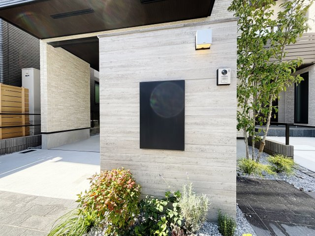 練馬区桜台4丁目 全2棟 B号棟の玄関|お留守がちなご家庭に便利な宅配ボックス 