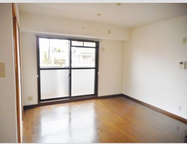 インディペンデンスハイツの居間・リビング