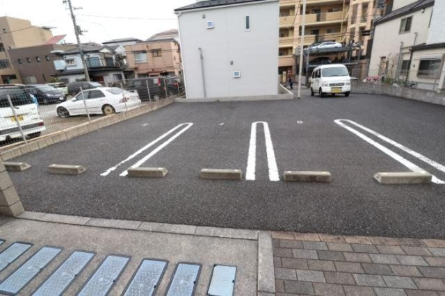 プランドールの駐車場