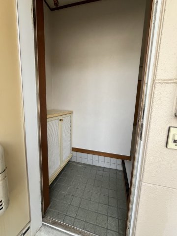 DIOS（ディオス）の玄関