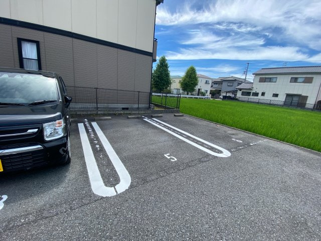 メゾンAの駐車場