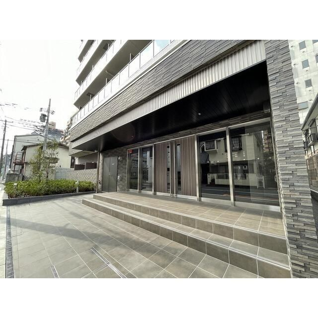 アルファコート西川口２７のエントランス