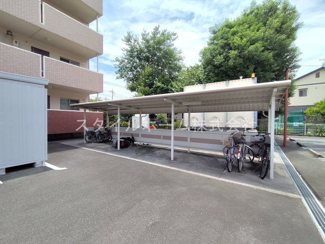 ボヌールの駐車場