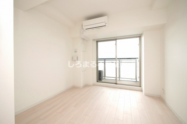 ワールドアイ大阪城EASTアドバンスの居間・リビング