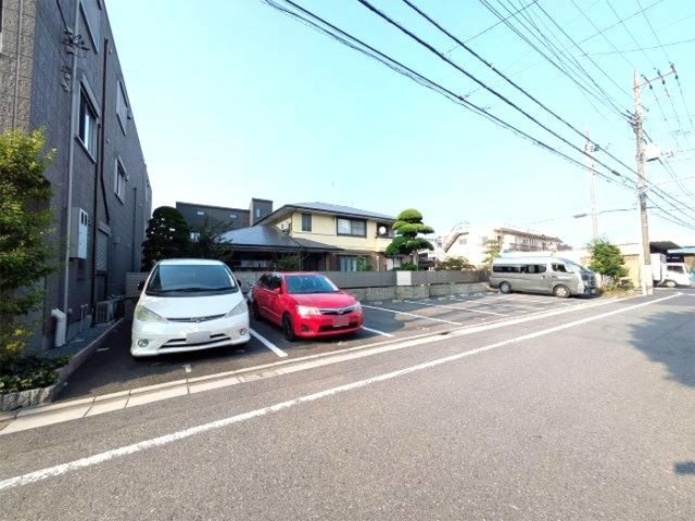 メゾン光の駐車場