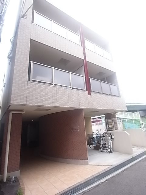 ラージヒル神戸駅西の外観