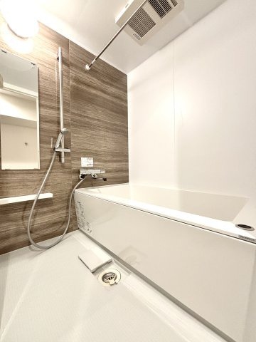 メゾン千里丘K棟の浴室