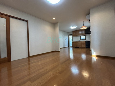 【居間・リビング】 | 野郷原１丁目 | 寛ぎとコミュニケーションを育む居心地のよい場所