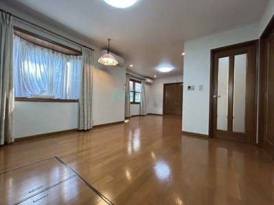 【居間・リビング】 | 野郷原１丁目 | リビングは約16.7帖の快適空間