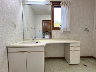 【洗面所】 | 野郷原１丁目 | 何かと物が増える場所だからこそ、スッキリと見映えの良い空間に