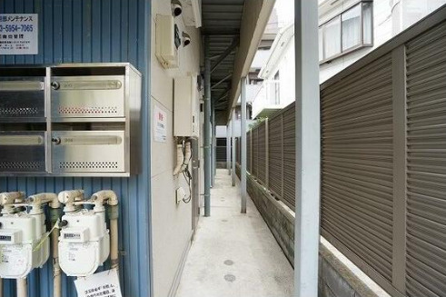 スリーワンのエントランス