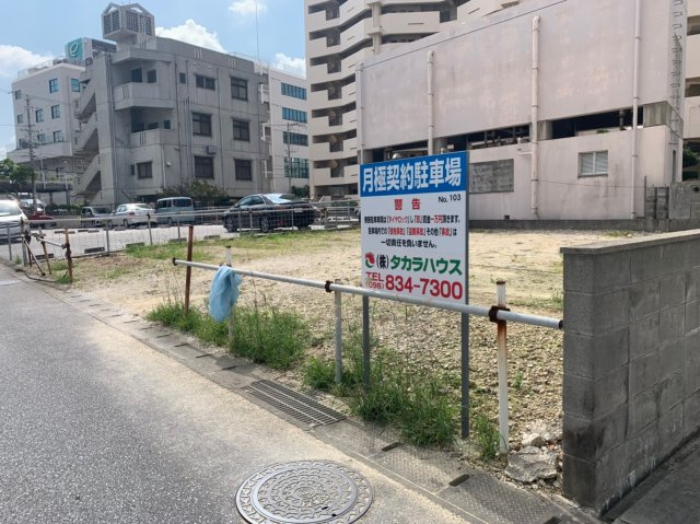 那覇市壺川２丁目の駐車場