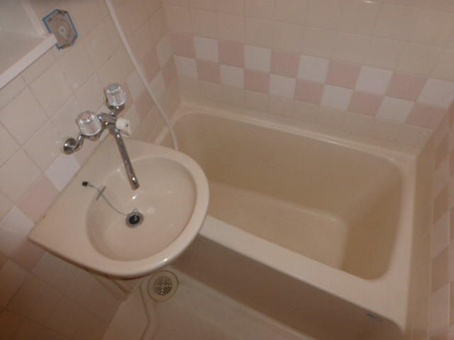 コバハイツ石神井Ⅱ　４０４の浴室