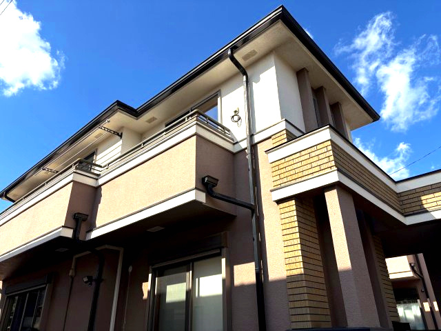 三鷹新川4丁目の外観|日当たりの良いバルコニーが、快適で贅沢な暮らしを演出します。