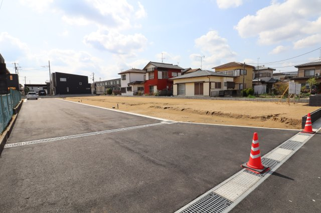 東金市田間S区／建築条件付き土地の前面道路含む現地写真